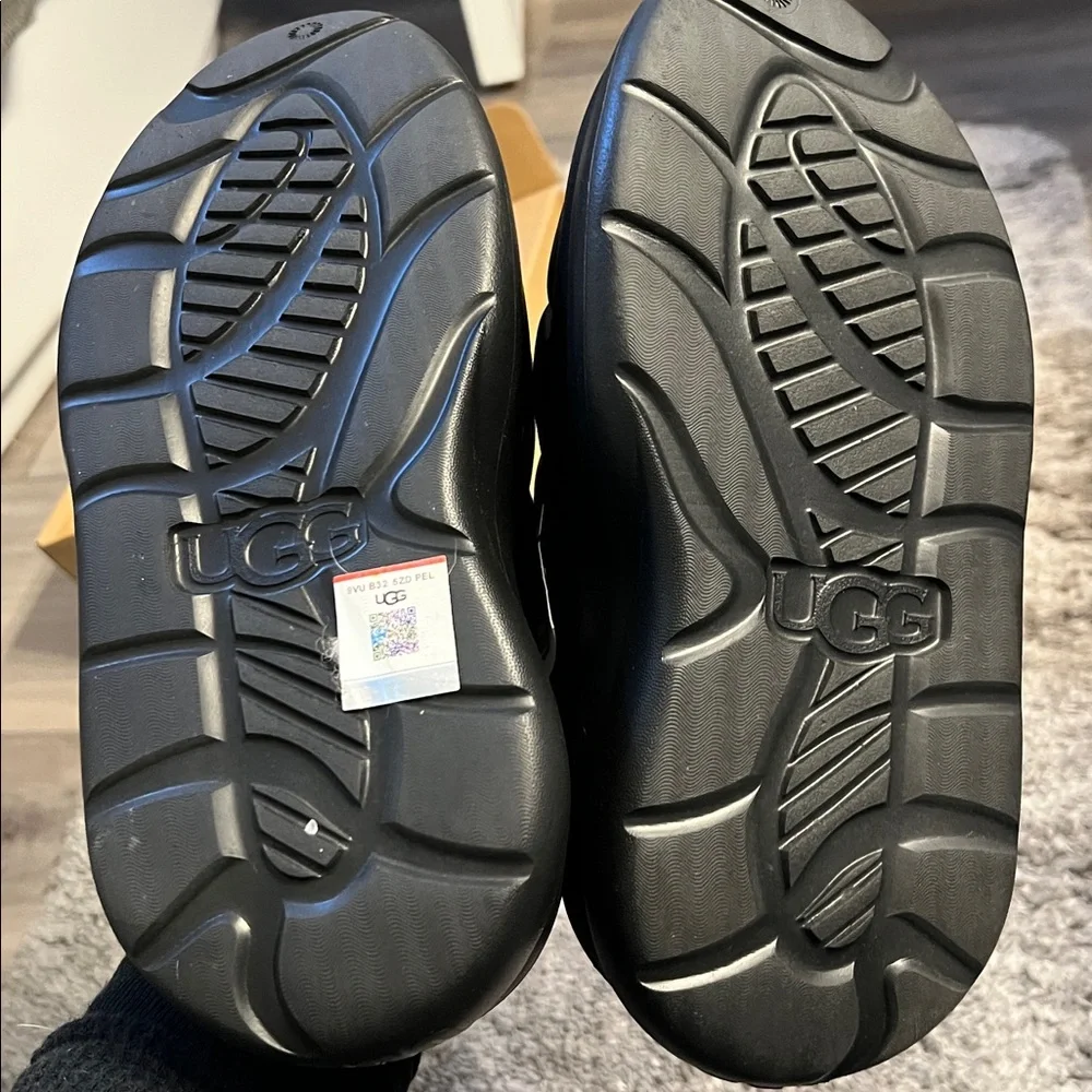 UGG Black Puffer Slide Sandals/sports clogs - Picture 4 of 13